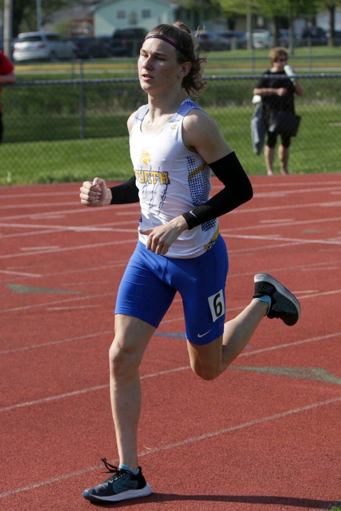 051222-qc-spt-district track-07.jpg
